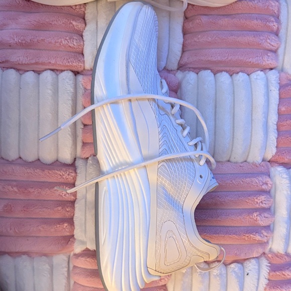 APL Women's Cream Athletic Shoes